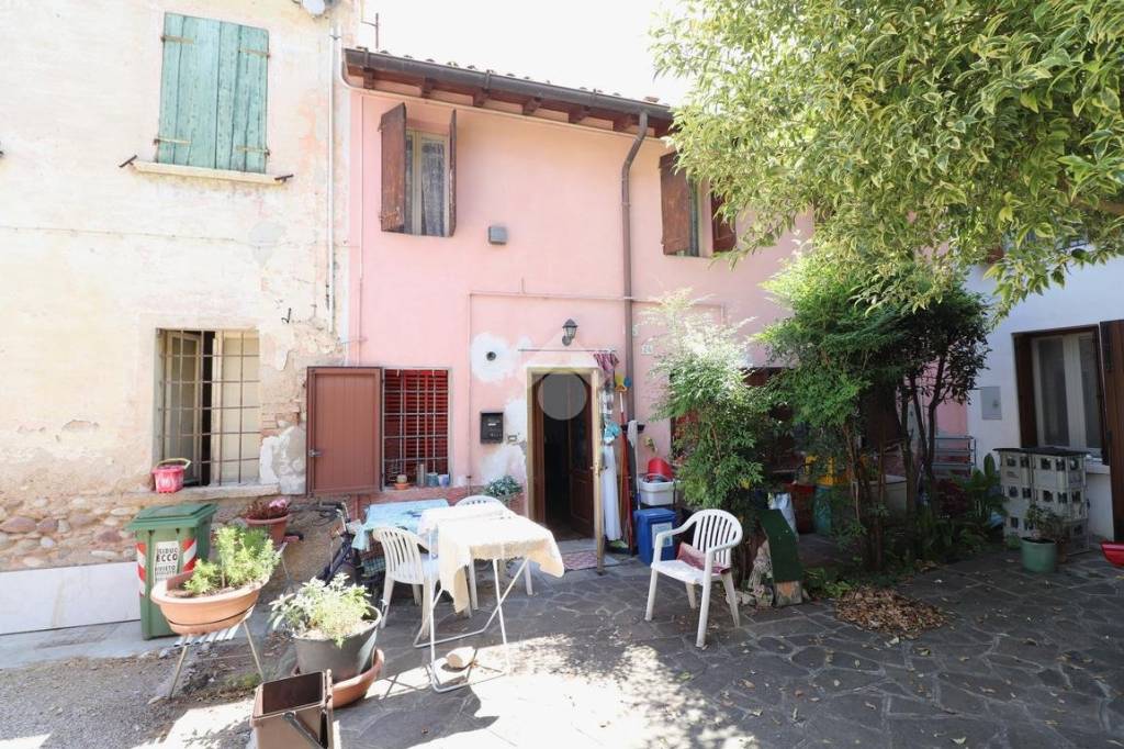 Villa a Schiera in vendita a Roverbella via Solferino San Martino, 33