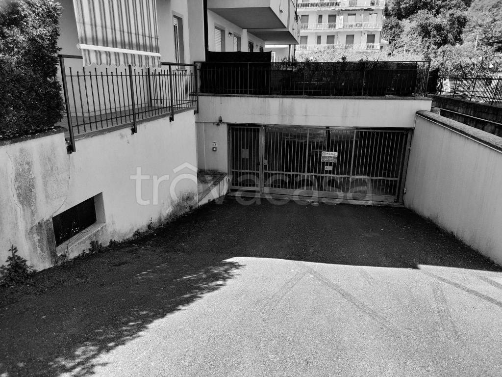 Garage in vendita ad Andora via Camillo Benso di Cavour, 47