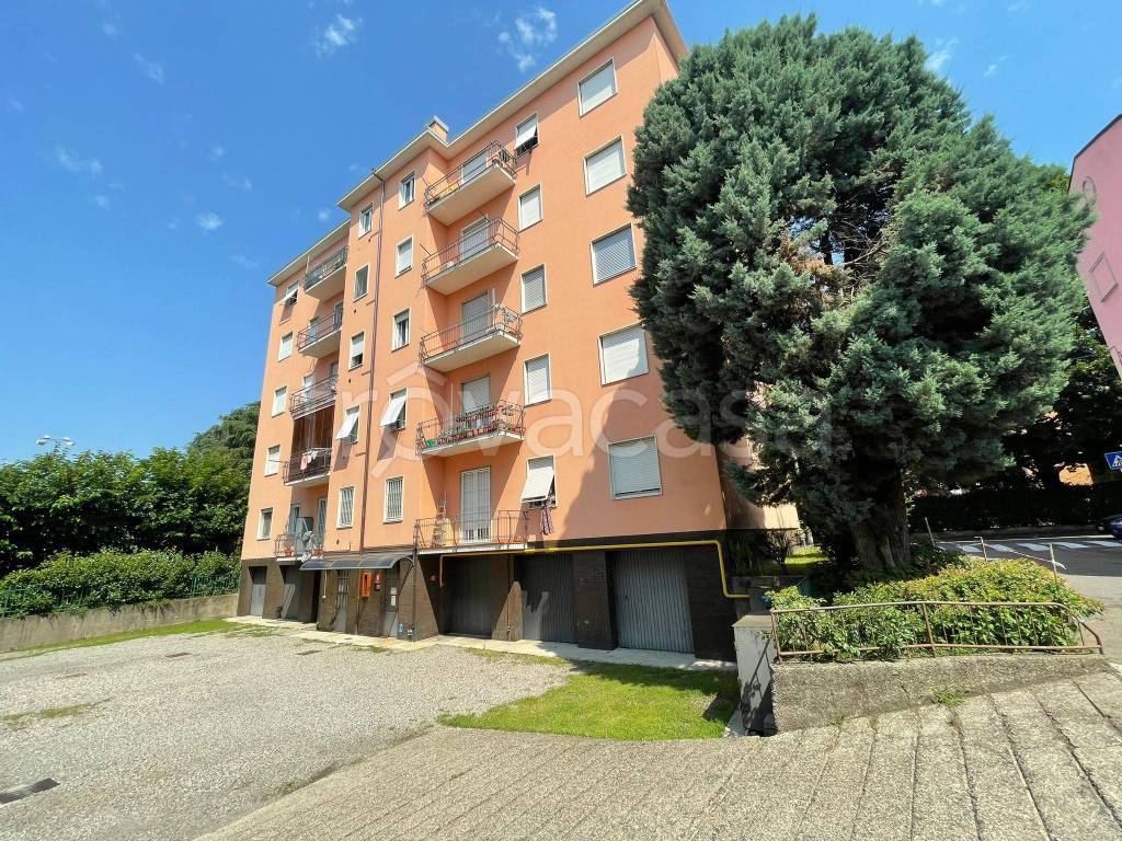 Appartamento in vendita a Saronno via Fiume