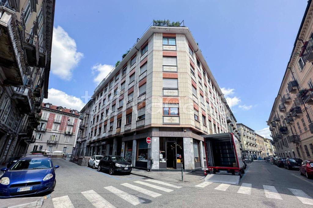 Appartamento in vendita a Torino via Silvio Pellico 1