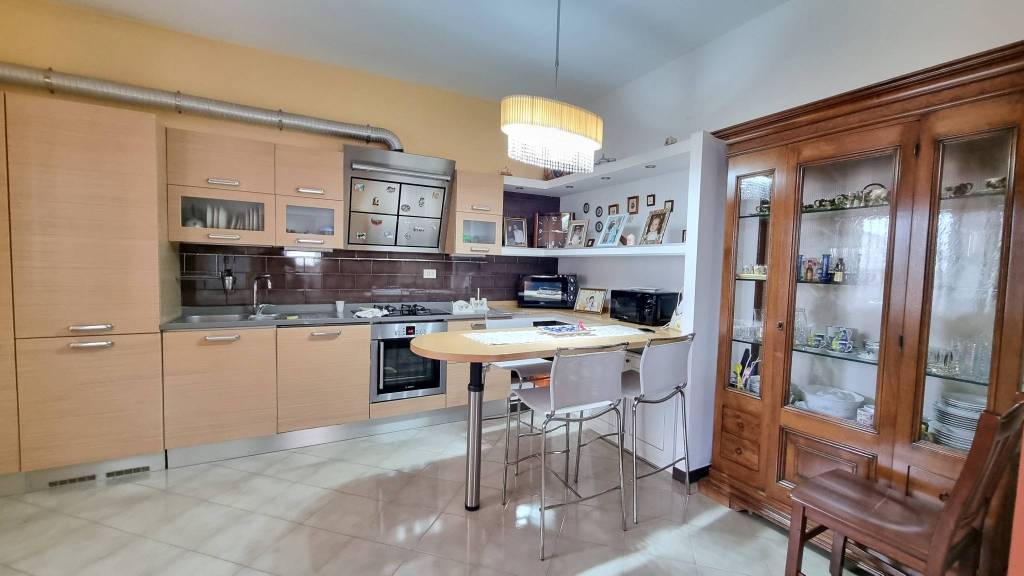 Appartamento in vendita a Mesagne via Duca d'Aosta Emanuele Filiberto, 3