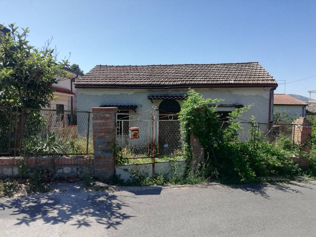 Villa in vendita a Piana di Monte Verna via Camaroti, 48