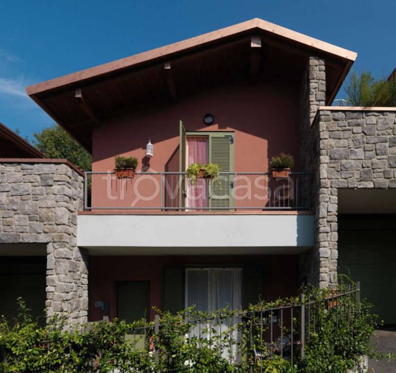 Villa a Schiera in vendita a Como
