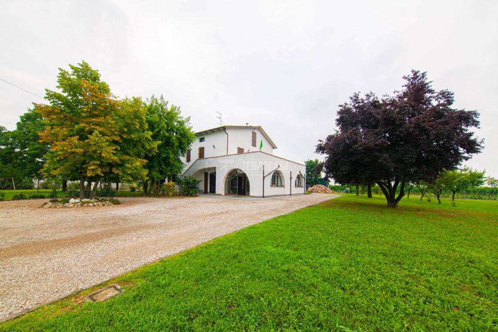 Villa in vendita a Rio Saliceto via Ca' de' Frati, 33