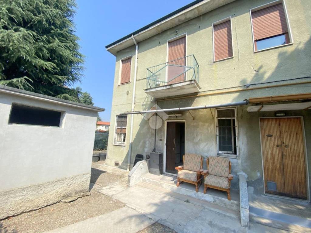 Appartamento in vendita a Rho via Milazzo, 34
