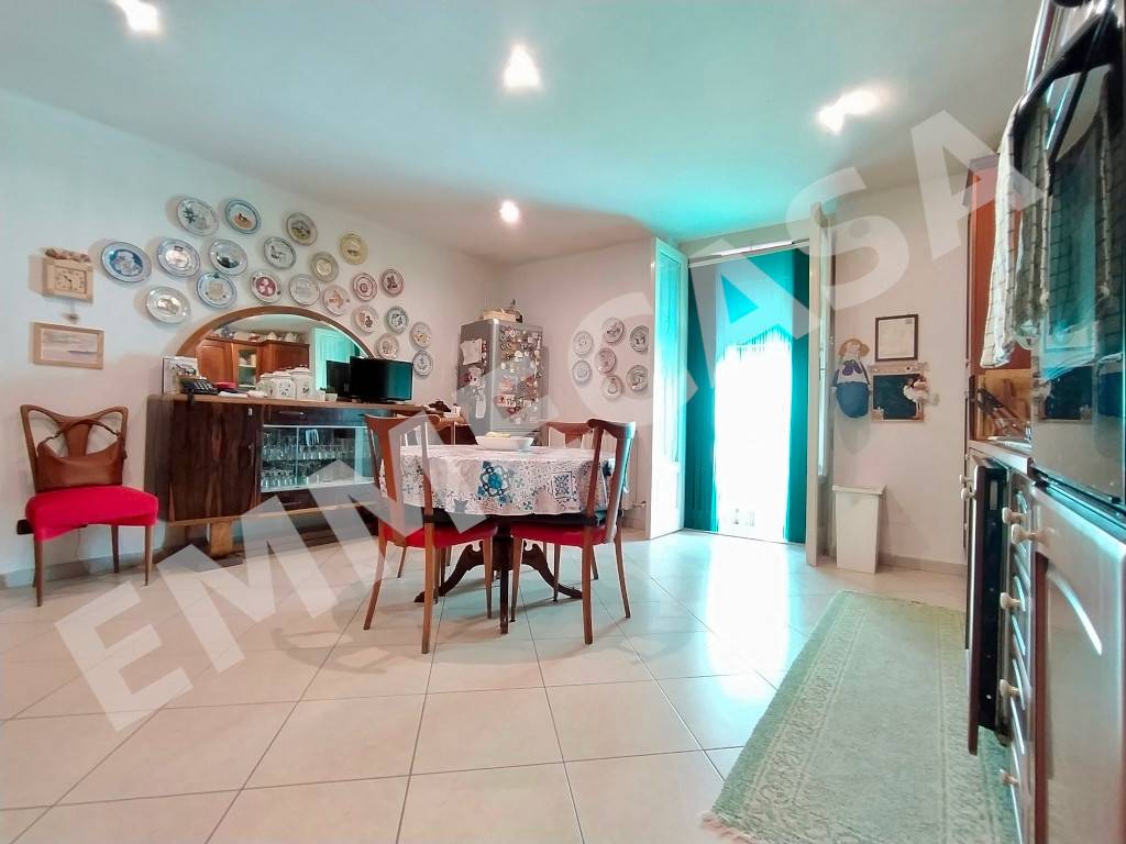 Casa Indipendente in vendita a Valenzano corso Aldo Moro, 39