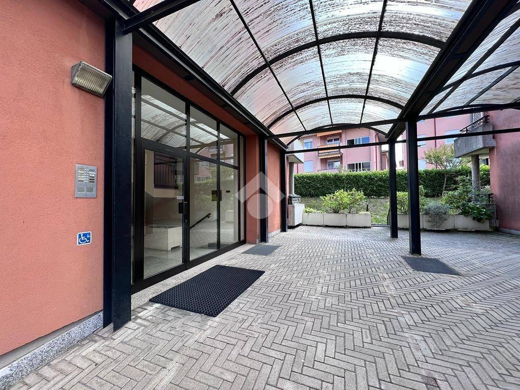 Ufficio in vendita a Varese via Via Fratelli de Grandi, 19