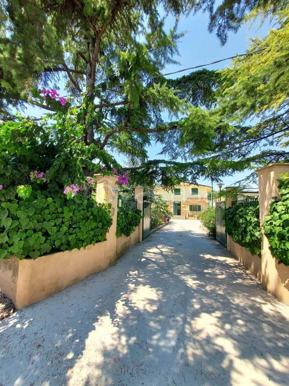 Villa in vendita ad Andria via Monte Faraone