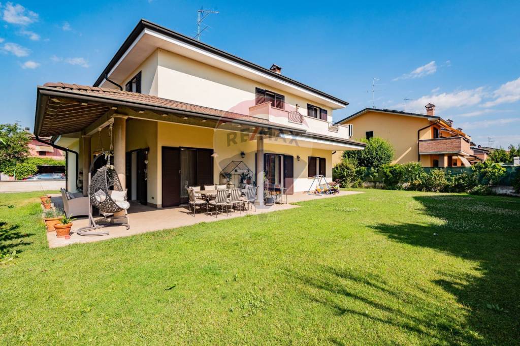 Villa in vendita a Porto Mantovano strada Dosso, 4
