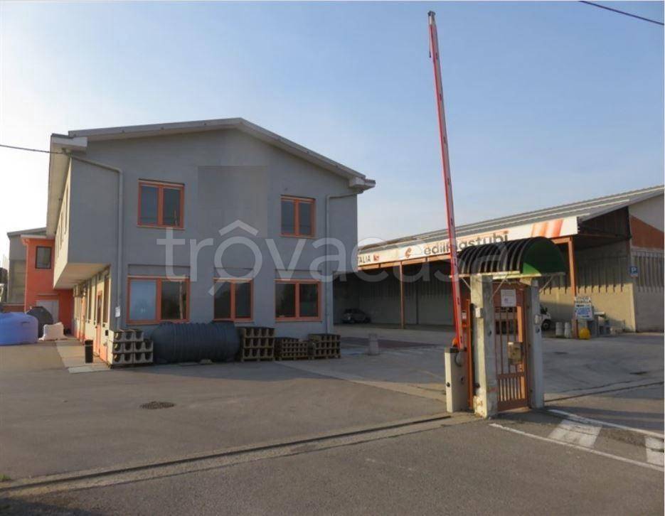 Capannone Industriale in vendita a Centallo regione san quirico, sp20, 582