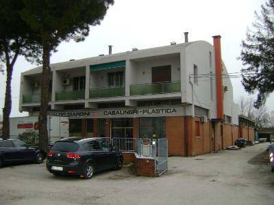 Capannone Industriale in vendita a Pesaro via Fermo, 13-15-17