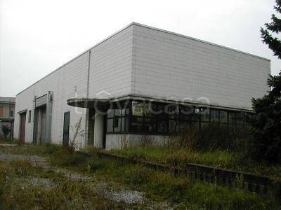 Capannone Industriale in vendita a Sovico via laghetto, 9