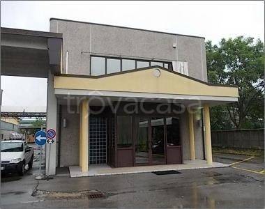 Capannone Industriale in vendita a Castelnuovo Bocca d'Adda strada Provinciale 27 - Cascina Vigna