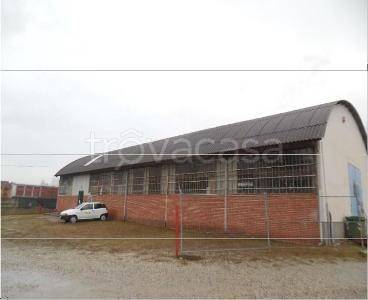 Capannone Industriale in vendita a Vezza d'Alba via Mombello, n. 4
