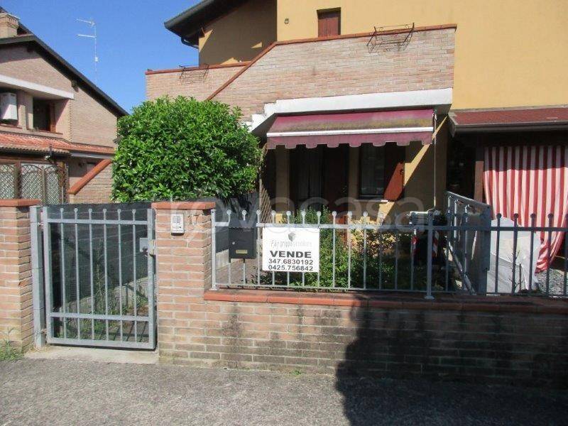 Appartamento in vendita a Occhiobello vicolo Massimo Troisi, 17