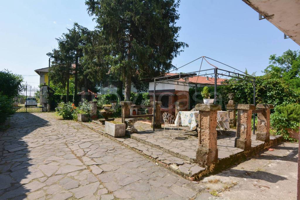 Villa in vendita a Uboldo via Cascina Malpaga
