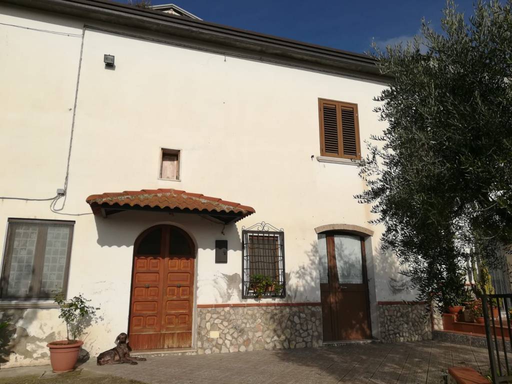 Casa Indipendente in vendita a Benevento contrada Roseto