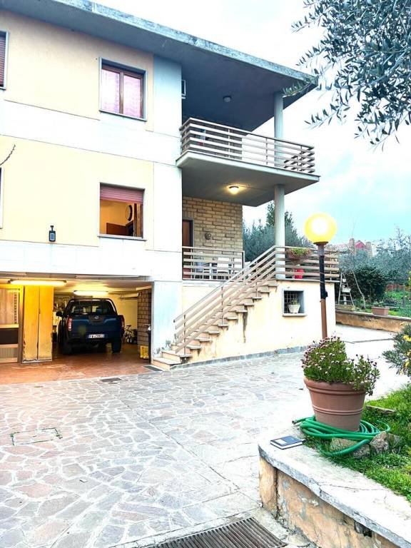 Casa Indipendente in vendita a Roma via Mulazzano, 48