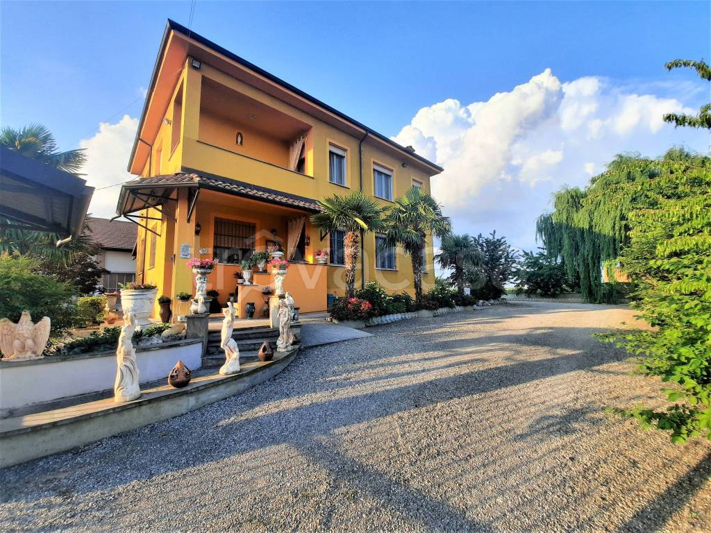 Casale in vendita a Castelnuovo Scrivia