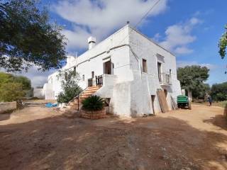 Villa in vendita a ostuni contrada foggiali, sn