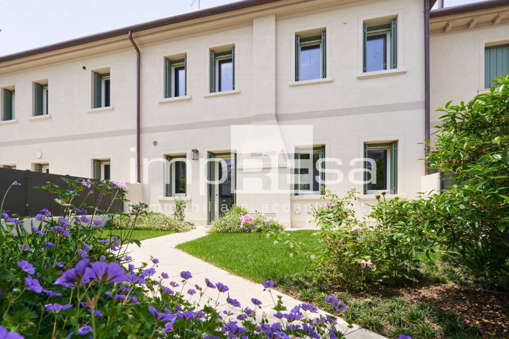 Casa Indipendente in vendita a Treviso via Montello