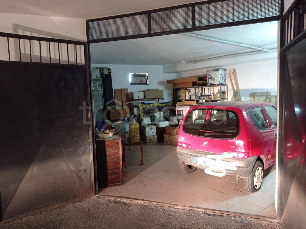 Garage in vendita ad Aci Catena via Turi d'Agostino, 143