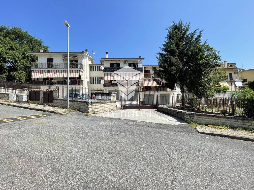Appartamento in vendita a Labico via Giuseppe Verdi, 17