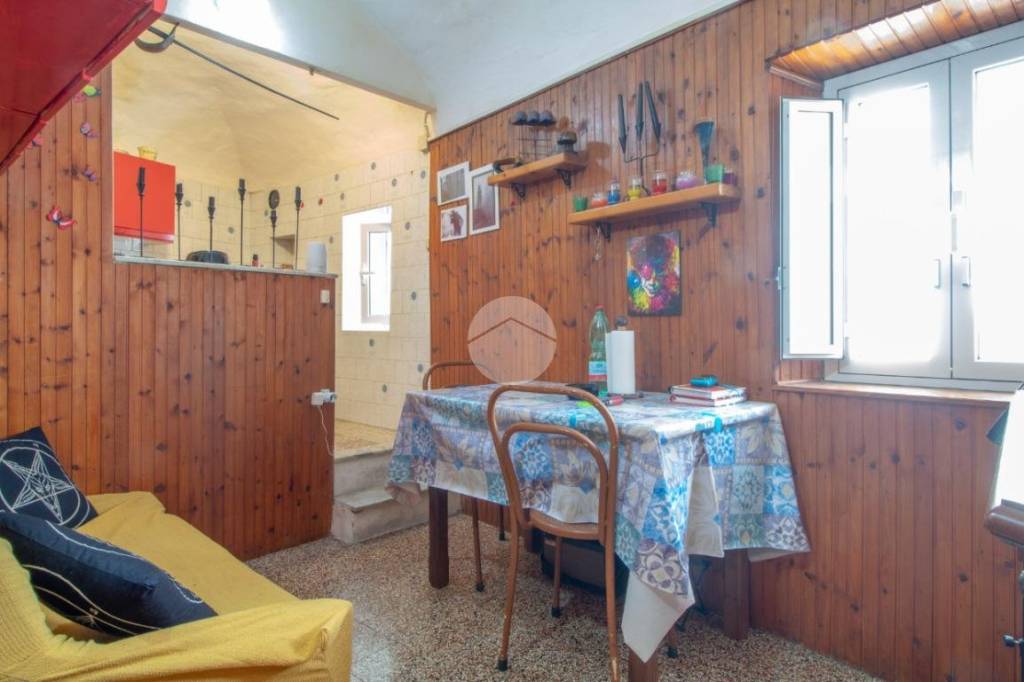 Appartamento in vendita a Imperia via Bruno Domenico, 43