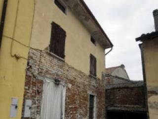 Casa indipendente all'asta a cingia de' botti via guglielmo marconi, 27