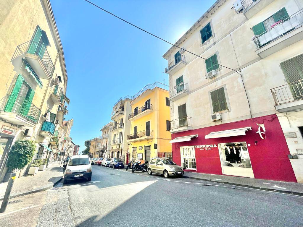 Appartamento in vendita a Pozzuoli via Vecchia s. Gennaro