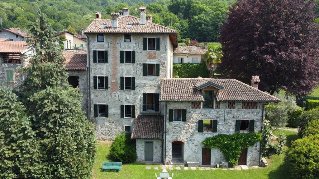 Villa in vendita a Porto Valtravaglia