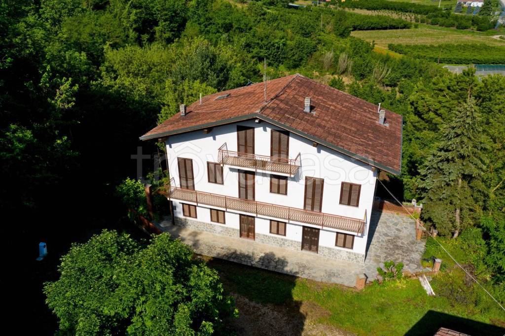 Villa in vendita a Monteu Roero frazione Tre Rivi