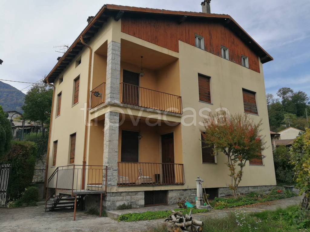 Villa in vendita a Gazzaniga via San Rocco, 12