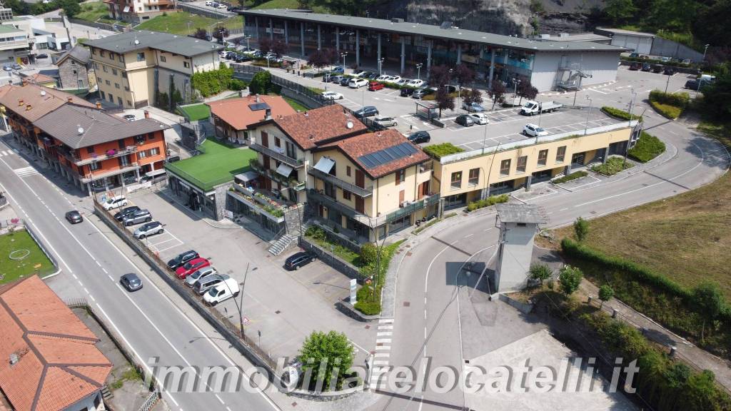 Ufficio in vendita a Sant'Omobono Terme viale Vittorio Veneto, 56