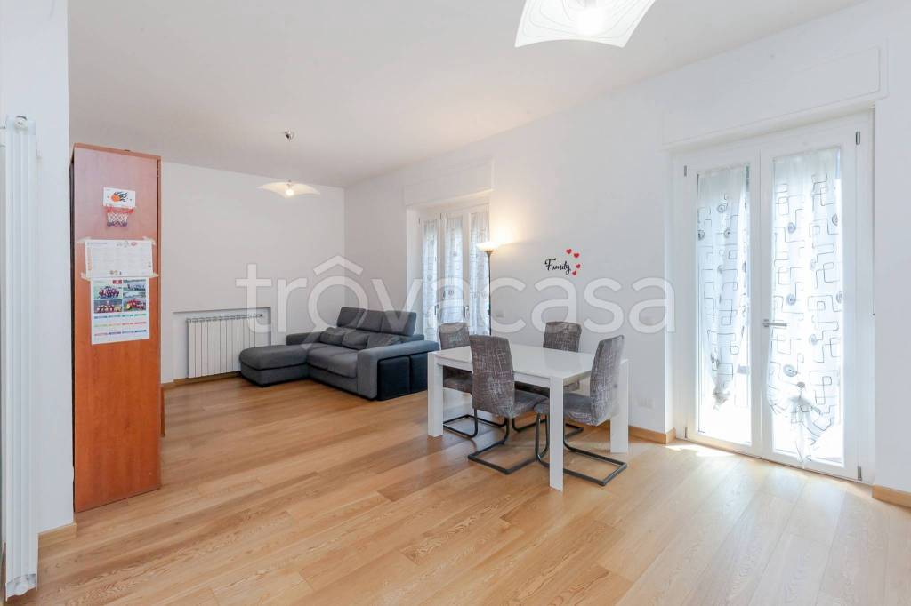 Appartamento in vendita a Milano via Cesare Tallone, 6