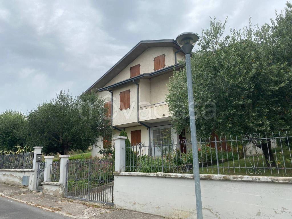 Villa in in vendita da privato a Montecalvo in Foglia via Marmolada, 10