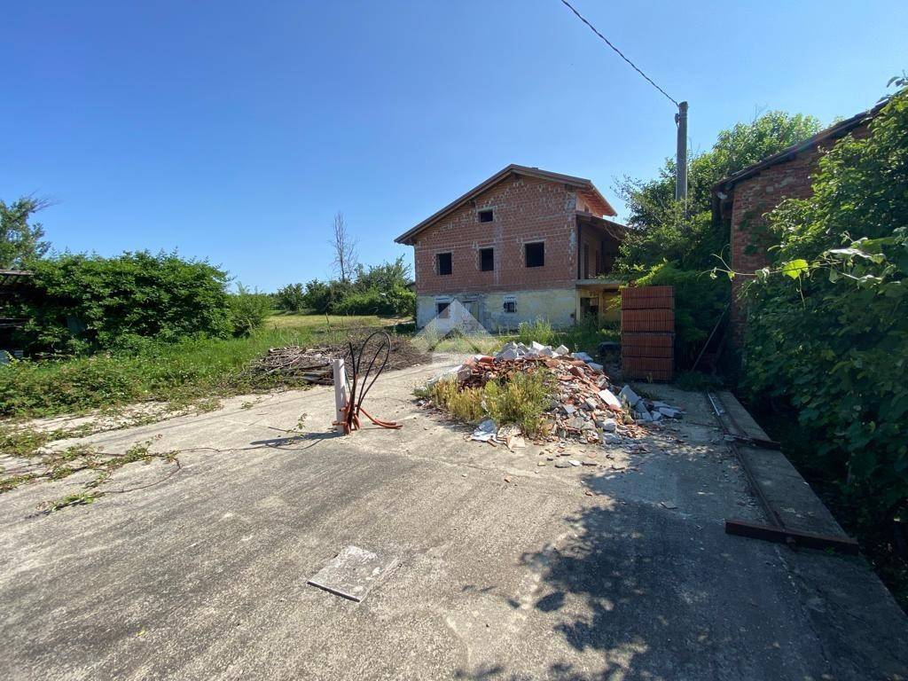 Casa Indipendente in vendita a Carrù str. Sant'Anna, 18