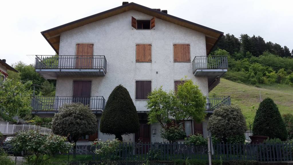 Appartamento in in vendita da privato a Castelnovo ne' Monti via John Fitzgerald Kennedy