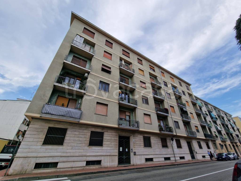 Appartamento in vendita a Vercelli via Massaua, 33