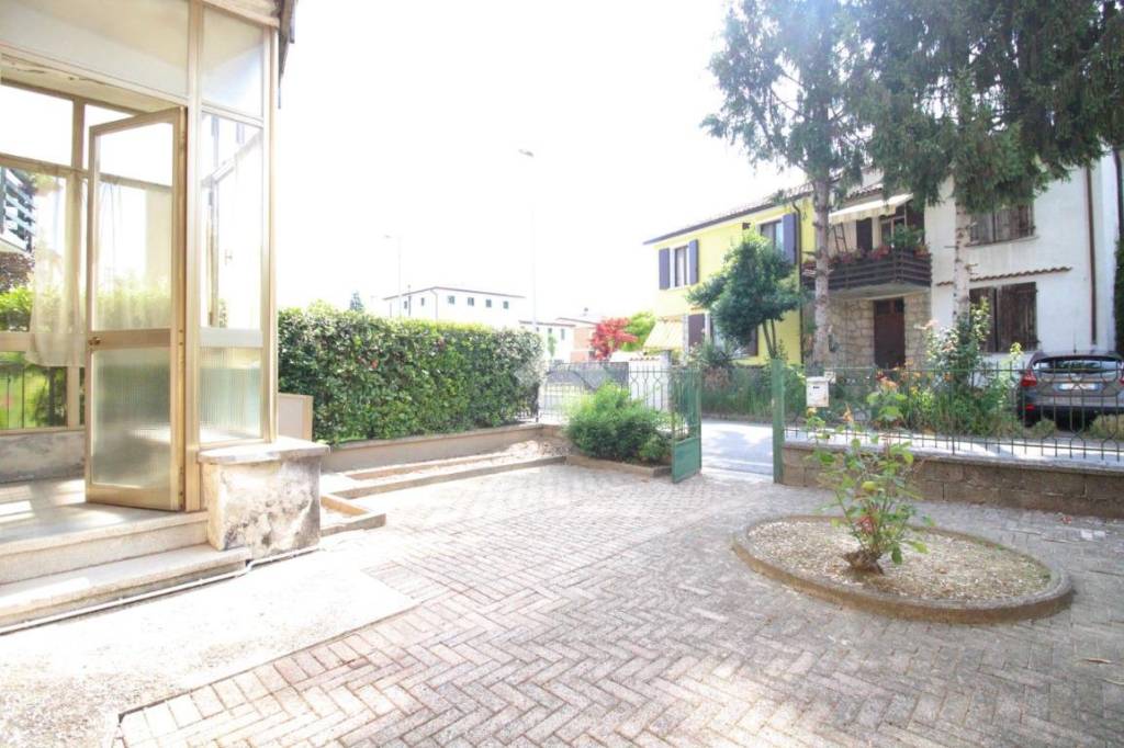 Villa Bifamiliare in vendita a Salgareda via Roma