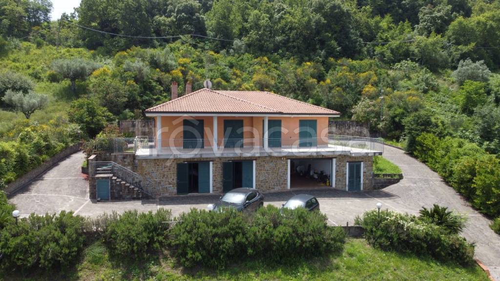 Villa in vendita a Ogliastro Cilento via Provinciale, 31