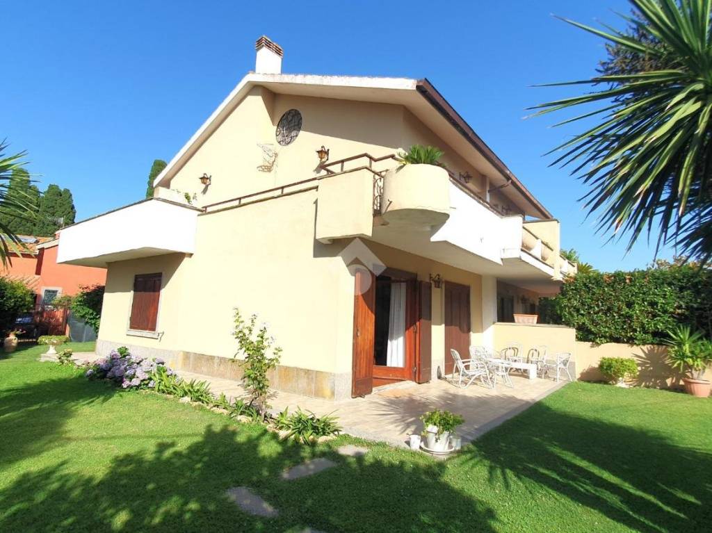 Villa Bifamiliare in vendita a Tarquinia