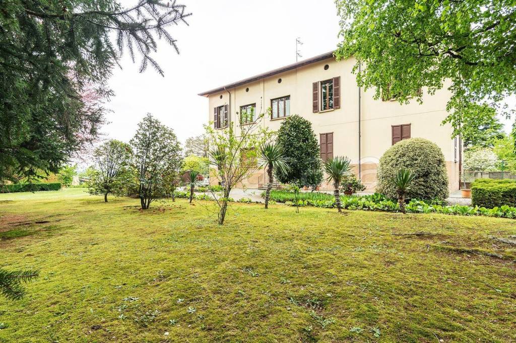 Casa Indipendente in in vendita da privato a Caronno Varesino via Piave, 3