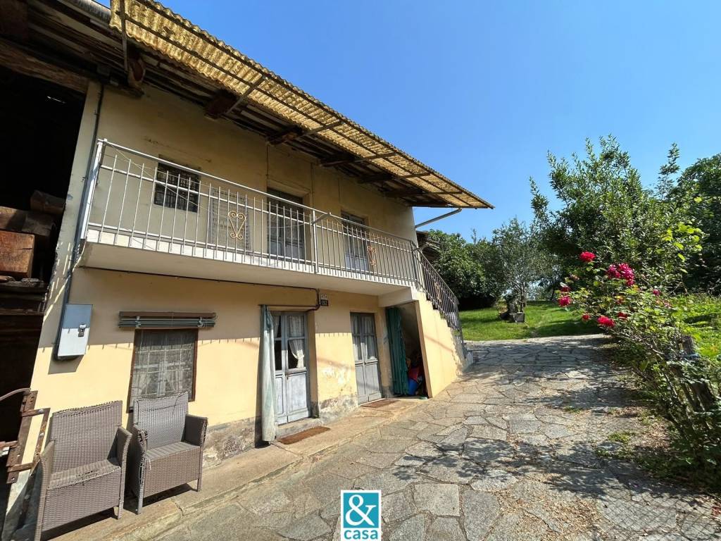 Casa Indipendente in vendita a Bagnolo Piemonte via Cave
