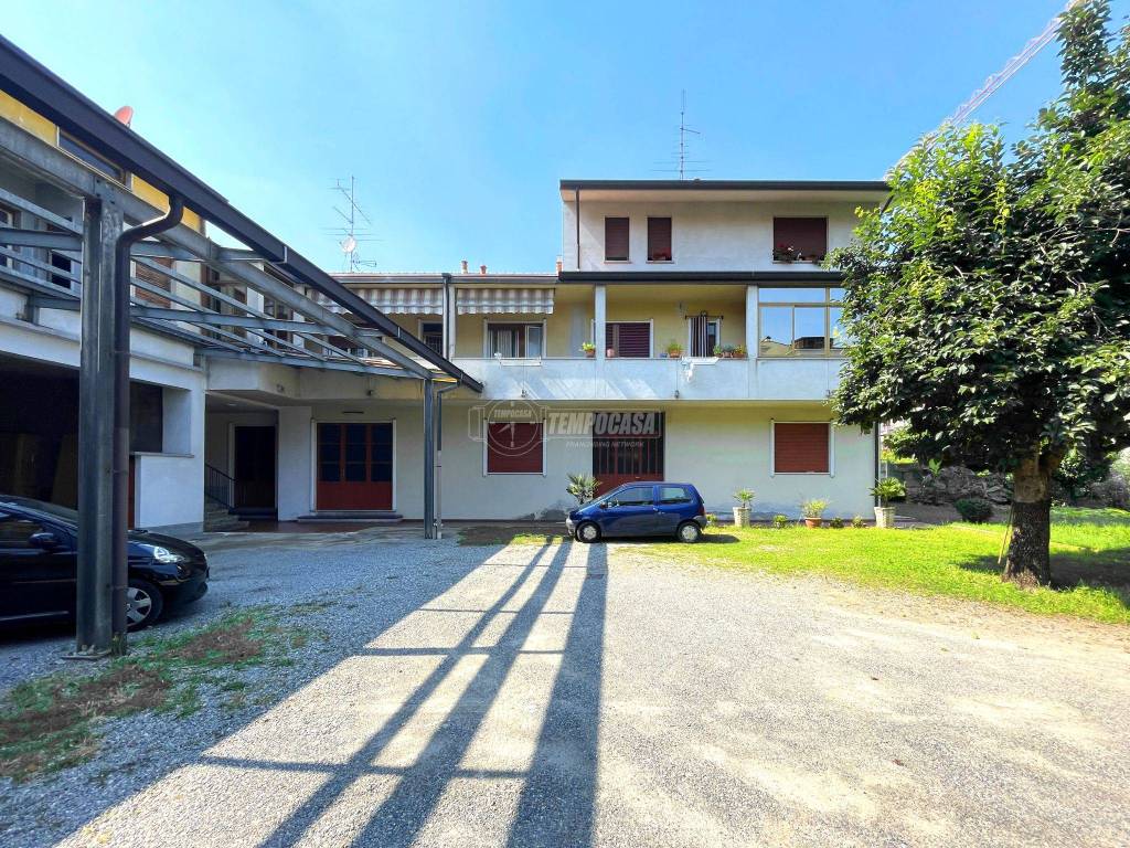 Appartamento in vendita a Cesano Maderno via g. Garibaldi