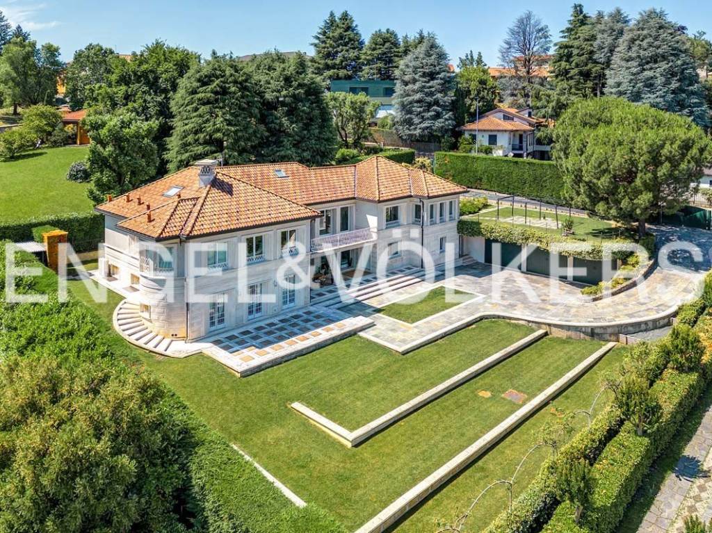 Villa in vendita ad Anzano del Parco
