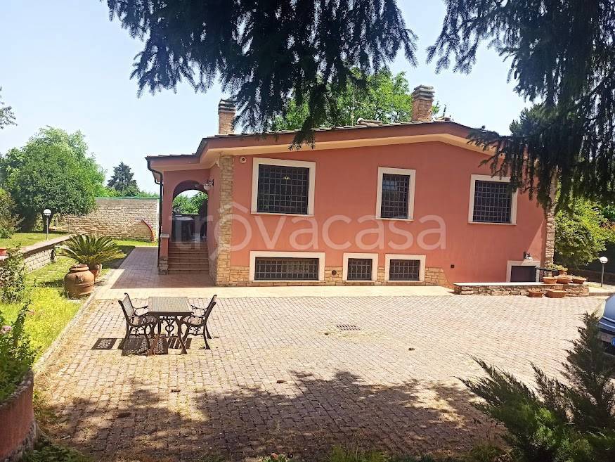 Villa in vendita a Rocca Priora via Trilussa