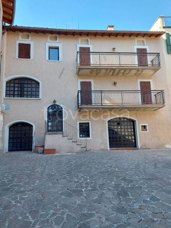 Casale in in vendita da privato a Toscolano-Maderno via Donatello, 20