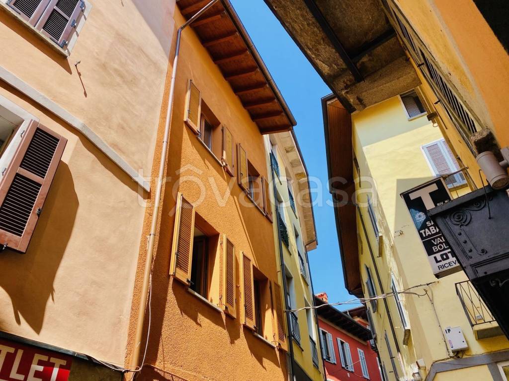 Casa Indipendente in vendita a Verbania via San Vittore