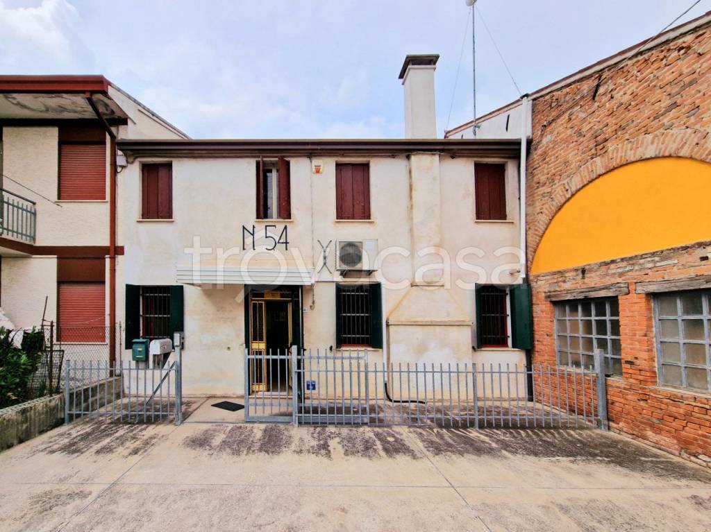 Villa a Schiera in vendita a Megliadino San Vitale via roma